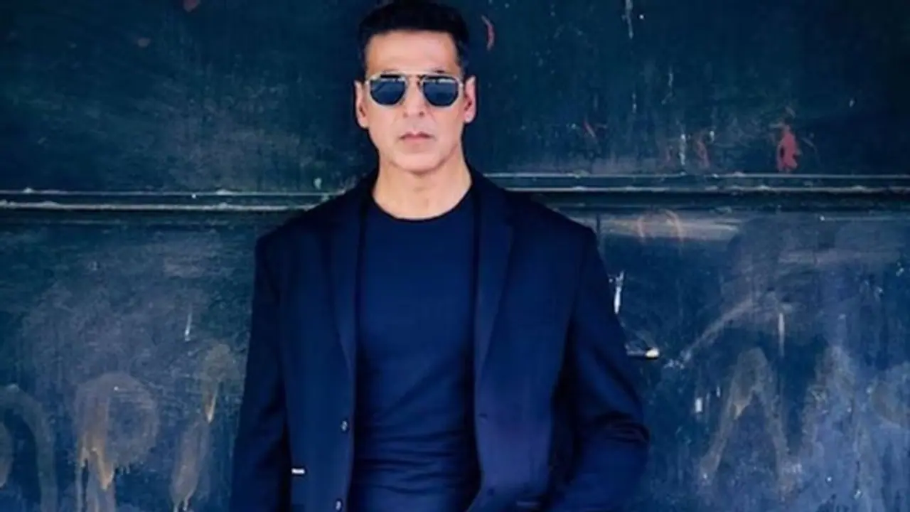 Akshay Kumar's savage reply to a fan asking why he is 'awake' is unmissable