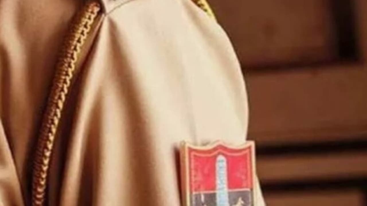 വനിതാ എസ്ഐക്ക് പിന്നാലെ കാറുമായി പിന്തുടർന്നു, ഭീഷണിപ്പെടുത്തി; കോൺസ്റ്റബിൾമാർ അറസ്റ്റിൽ 