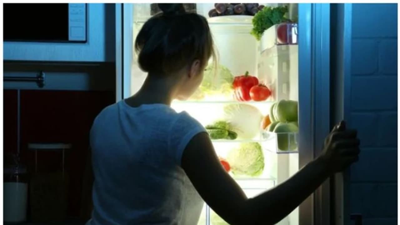 രാത്രിയിൽ ഈ ഭക്ഷണങ്ങൾ ഒഴിവാക്കൂ, കാരണം രാത്രിയിൽ ഈ ഭക്ഷണങ്ങൾ ഒഴിവാക്കൂ, കാരണം