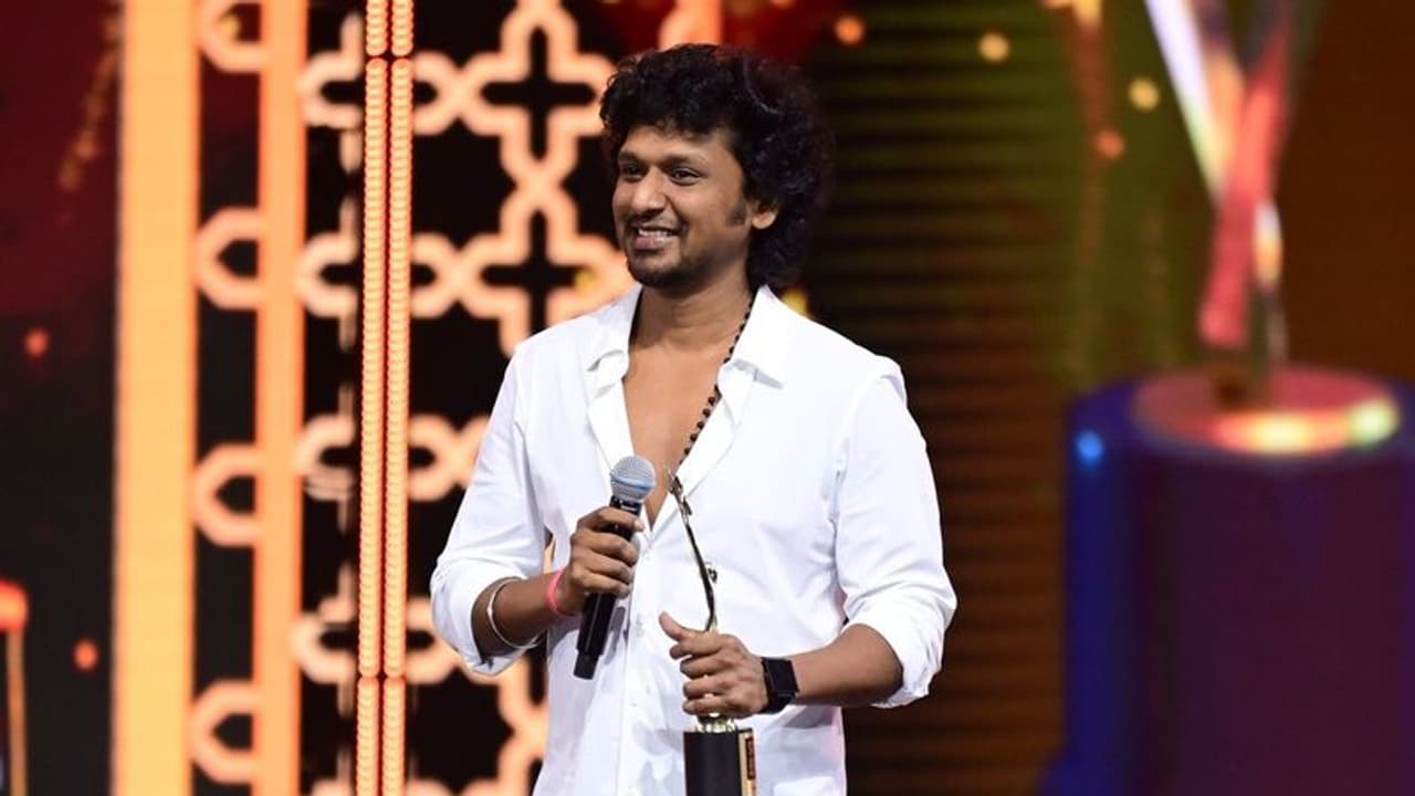 ஆண்டவர் கிட்டயே அப்டேட்டா... கமலின் வெறித்தனமான ரசிகன் என்பதை மீண்டும் நிரூபித்த லோகேஷ் கனகராஜ்