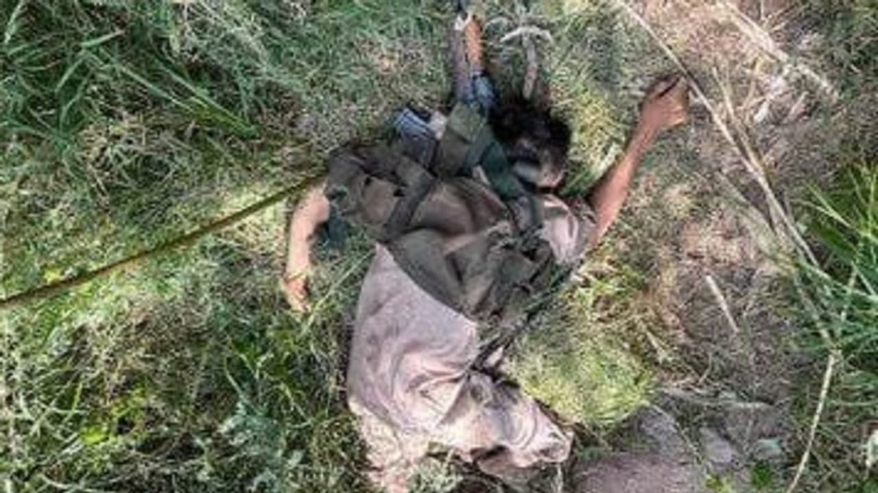 అనంత్నాగ్ ఎన్కౌంటర్లో లష్కర్ కమాండర్ ఉజైర్ ఖాన్ హతం... అనంత్నాగ్ ఎన్కౌంటర్లో లష్కర్ కమాండర్ ఉజైర్ ఖాన్ హతం...