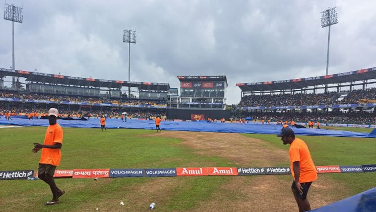 Sri Lanka vs India: மழையால் போட்டி தாமதம்: இந்திய அணியில் வாஷிங்டன் சுந்தருக்கு வாய்ப்பு! Sri Lanka vs India: மழையால் போட்டி தாமதம்: இந்திய அணியில் வாஷிங்டன் சுந்தருக்கு வாய்ப்பு!