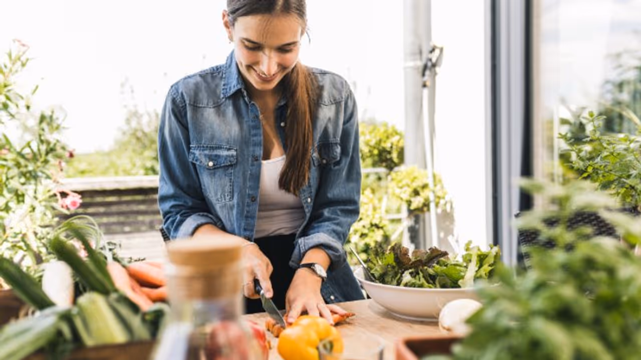 Health Tips : പ്രതിരോധശേഷി കൂട്ടുന്നതിന് സഹായിക്കുന്ന വിറ്റാമിൻ സി അടങ്ങിയ ആറ് സൂപ്പർ ഫുഡുകൾ Health Tips : പ്രതിരോധശേഷി കൂട്ടുന്നതിന് സഹായിക്കുന്ന വിറ്റാമിൻ സി അടങ്ങിയ ആറ് സൂപ്പർ ഫുഡുകൾ