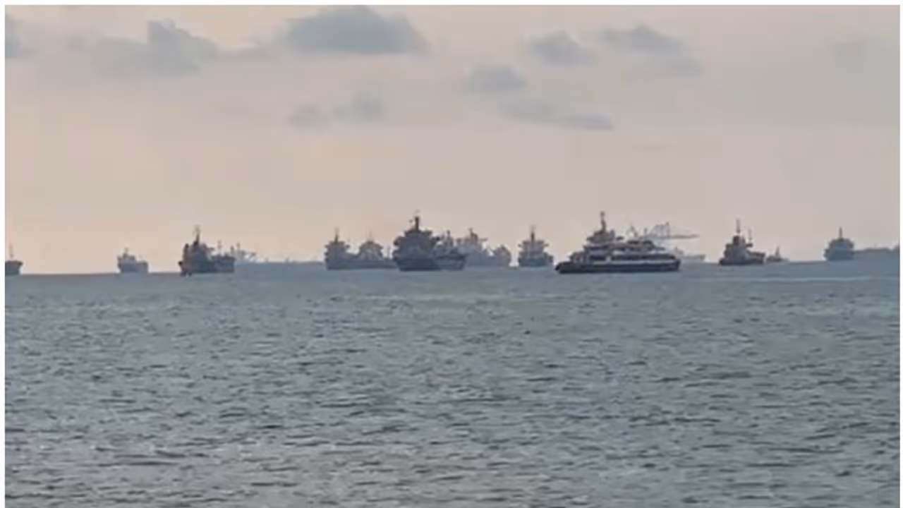 കേരളത്തിലേക്കുള്ള ഷെങ്ഹുവ സിംഗപ്പൂരിൽ; വീഡിയോ പങ്കുവച്ച് മന്ത്രി, 'കാത്തിരിക്കുന്നത് അടുത്ത നാലിനായി' കേരളത്തിലേക്കുള്ള ഷെങ്ഹുവ സിംഗപ്പൂരിൽ; വീഡിയോ പങ്കുവച്ച് മന്ത്രി, 'കാത്തിരിക്കുന്നത് അടുത്ത നാലിനായി'