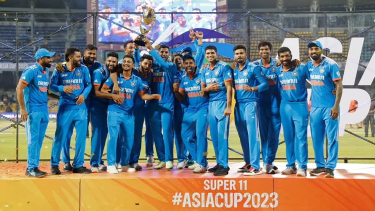 8ஆவது முறையாக ஆசிய கோப்பை டிராபியை கைப்பற்றி இந்தியா சாதனை! 8ஆவது முறையாக ஆசிய கோப்பை டிராபியை கைப்பற்றி இந்தியா சாதனை!