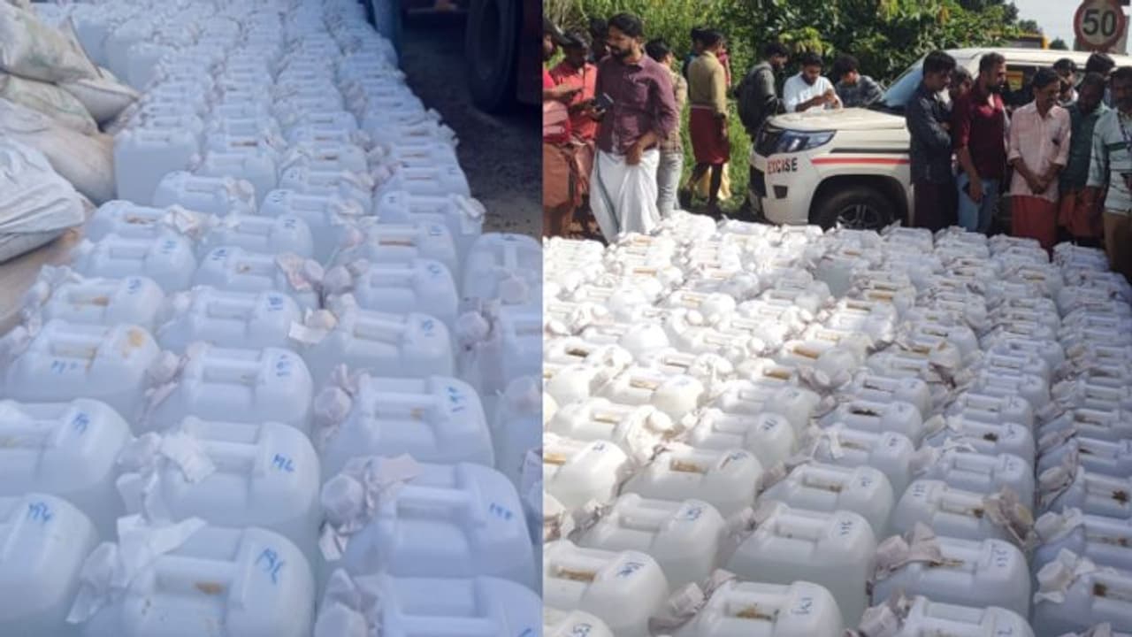 രഹസ്യ വിവരത്തിൽ ലോറി തടഞ്ഞു, സംശയം വെറുതെയായില്ല! നിരയായി 200 പ്ലാസ്റ്റിക് കന്നാസുകളിൽ 6600 ലിറ്റർ സ്പിരിറ്റ് രഹസ്യ വിവരത്തിൽ ലോറി തടഞ്ഞു, സംശയം വെറുതെയായില്ല! നിരയായി 200 പ്ലാസ്റ്റിക് കന്നാസുകളിൽ 6600 ലിറ്റർ സ്പിരിറ്റ്