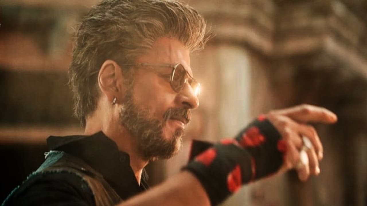 ഒന്നും രണ്ടുമല്ല, 10 ദിവസം കൊണ്ട് തകര്ത്തത് 14 റെക്കോര്ഡുകള്! ബോക്സ് ഓഫീസില് 'ജവാന്' വിളയാട്ടം ഒന്നും രണ്ടുമല്ല, 10 ദിവസം കൊണ്ട് തകര്ത്തത് 14 റെക്കോര്ഡുകള്! ബോക്സ് ഓഫീസില് 'ജവാന്' വിളയാട്ടം