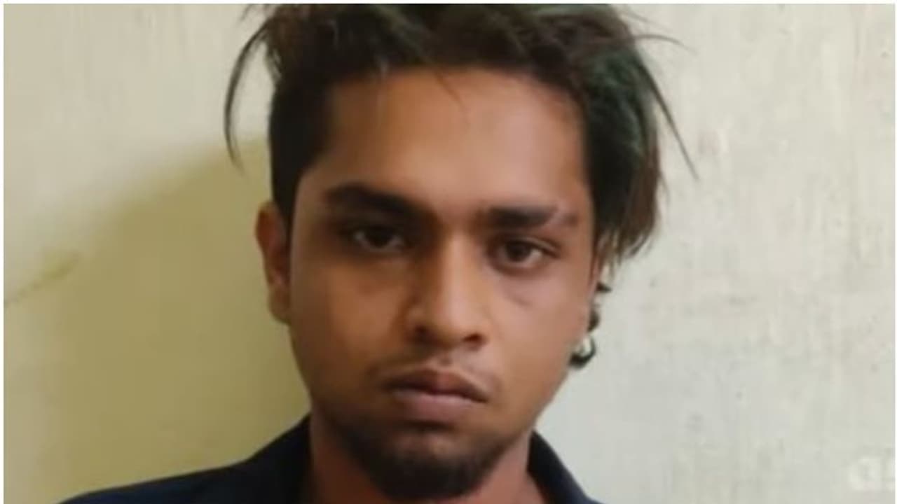 പ്രണയം നടിച്ച് 16കാരിയെ പീഡിപ്പിച്ചു, ആസിഡാക്രമണ ഭീഷണിയും; യുവാവ് പിടിയില് പ്രണയം നടിച്ച് 16കാരിയെ പീഡിപ്പിച്ചു, ആസിഡാക്രമണ ഭീഷണിയും; യുവാവ് പിടിയില്