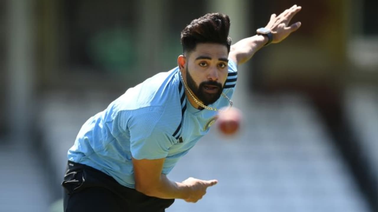 മുഹമ്മദ് സിറാജ് കത്തിക്കയറും! ലോകകപ്പില് തിളങ്ങാന് സാധ്യതയുള്ള അഞ്ച് ബൗളര്മാരെ തിരഞ്ഞെടുത്ത് സ്റ്റെയ്ന് മുഹമ്മദ് സിറാജ് കത്തിക്കയറും! ലോകകപ്പില് തിളങ്ങാന് സാധ്യതയുള്ള അഞ്ച് ബൗളര്മാരെ തിരഞ്ഞെടുത്ത് സ്റ്റെയ്ന്