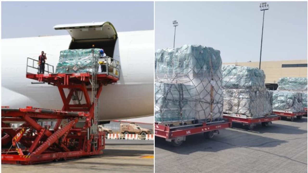 ലിബിയക്ക് കൈത്താങ്ങ്; 90 ടൺ ഭക്ഷണവും പാർപ്പിട സൗകര്യവുമായി ആദ്യ വിമാനം സൗദിയിൽ നിന്ന് പുറപ്പെട്ടു