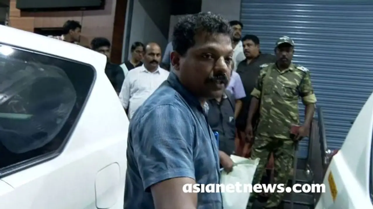 സതീശനുമായി ലോഹ്യം മാത്രമെന്ന് കണ്ണൻ; തൃശ്ശൂർ സഹകരണ ബാങ്കിലെ ഇഡി റെയ്ഡ് പൂർത്തിയായി