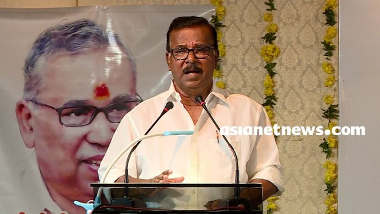 പിപി മുകുന്ദനെ പോലെയാണ് എല്ലാ നേതാക്കളുമെങ്കിൽ തനിക്ക് ആർഎസ്എസിനെ ഇഷ്ടമാണ്: സി ദിവാകരൻ