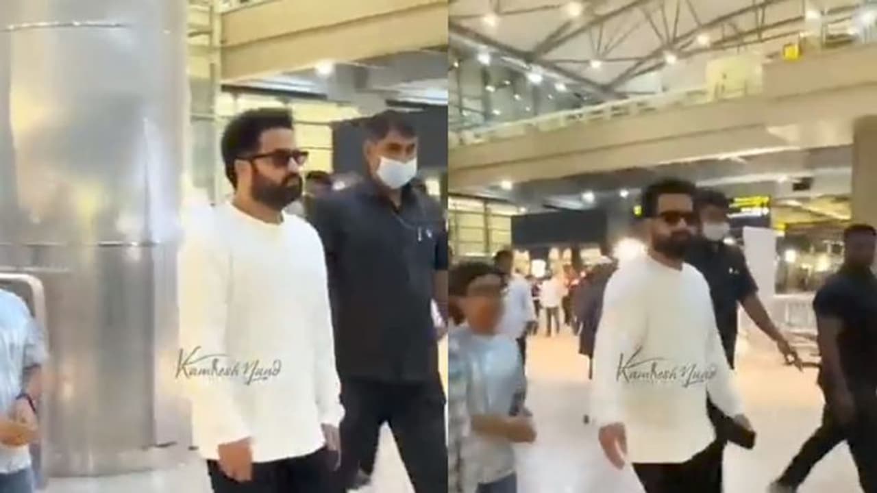 NTR: హైదరాబాద్ చేరుకున్న ఎన్టీఆర్... మోస్ట్ స్టైలిష్ లుక్ వైరల్! NTR: హైదరాబాద్ చేరుకున్న ఎన్టీఆర్... మోస్ట్ స్టైలిష్ లుక్ వైరల్!