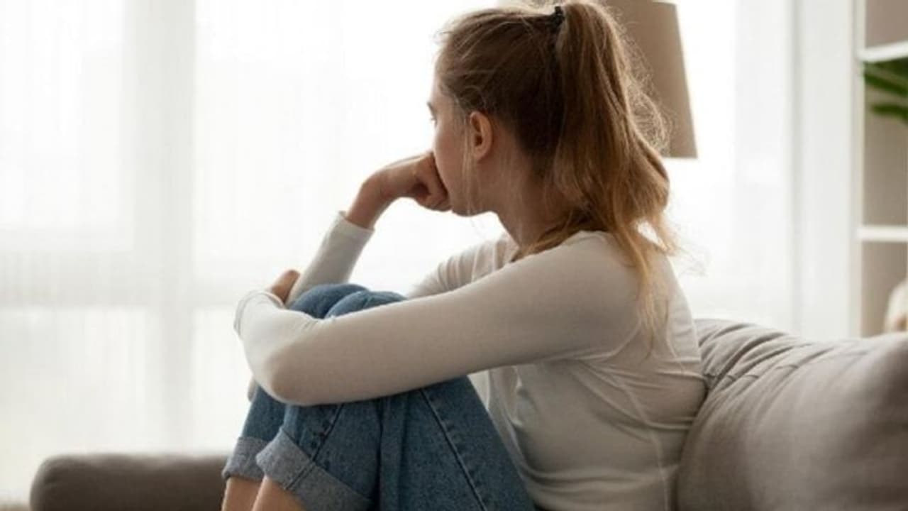 கோவிட் விதிகளை கடுமையாக பின்பற்றியவர்களுக்கு மன ஆரோக்கியம் மோசமாக உள்ளதாம்.. ஏன் தெரியுமா? கோவிட் விதிகளை கடுமையாக பின்பற்றியவர்களுக்கு மன ஆரோக்கியம் மோசமாக உள்ளதாம்.. ஏன் தெரியுமா?