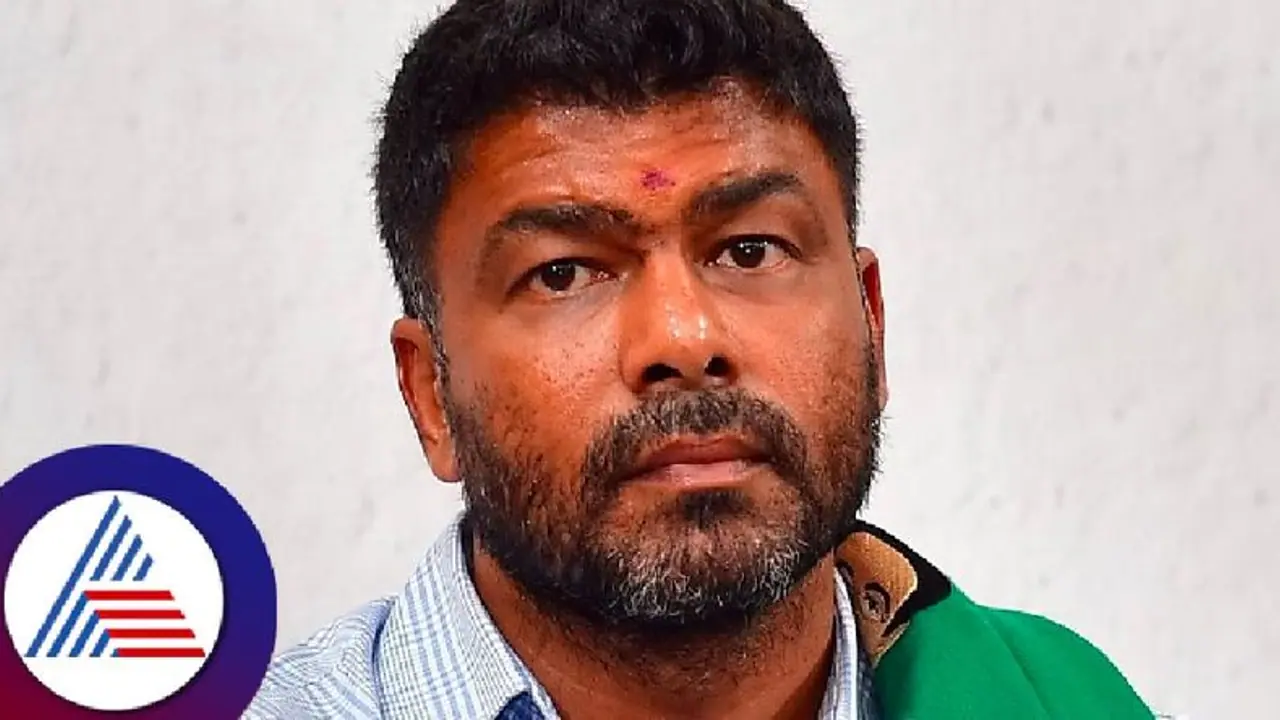 ರೇಣುಕಾಸ್ವಾಮಿ ಕೊಲೆ ಕೇಸ್: ತಪ್ಪು ಯಾರೇ ಮಾಡಿದರೂ ಶಿಕ್ಷೆ ಆಗಲೇಬೇಕು, ಶಾಸಕ ದರ್ಶನ್ ಪುಟ್ಟಣ್ಣಯ್ಯ ರೇಣುಕಾಸ್ವಾಮಿ ಕೊಲೆ ಕೇಸ್: ತಪ್ಪು ಯಾರೇ ಮಾಡಿದರೂ ಶಿಕ್ಷೆ ಆಗಲೇಬೇಕು, ಶಾಸಕ ದರ್ಶನ್ ಪುಟ್ಟಣ್ಣಯ್ಯ