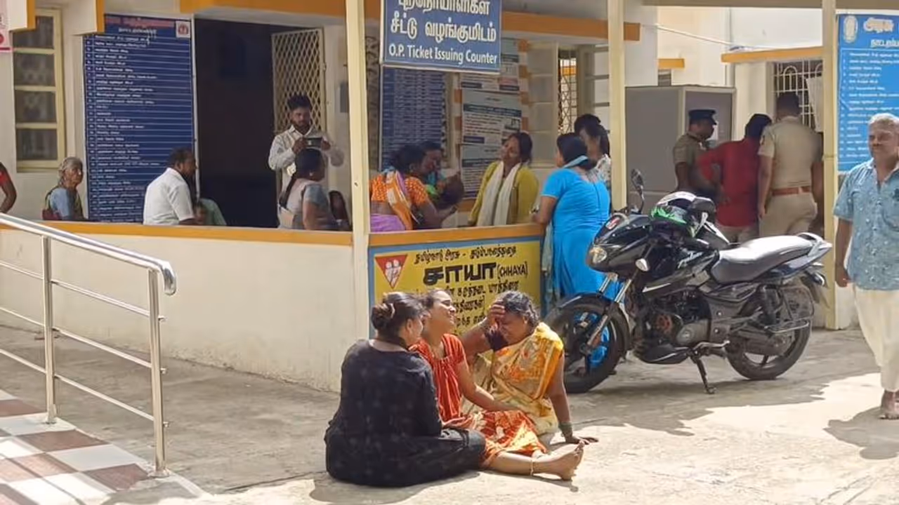 பணியில் இல்லாத அரசு மருத்துவர்; அஜாக்கிரதையால் பறிபோன ஒன்றரை வயது குழந்தையின் உயிர் பணியில் இல்லாத அரசு மருத்துவர்; அஜாக்கிரதையால் பறிபோன ஒன்றரை வயது குழந்தையின் உயிர்