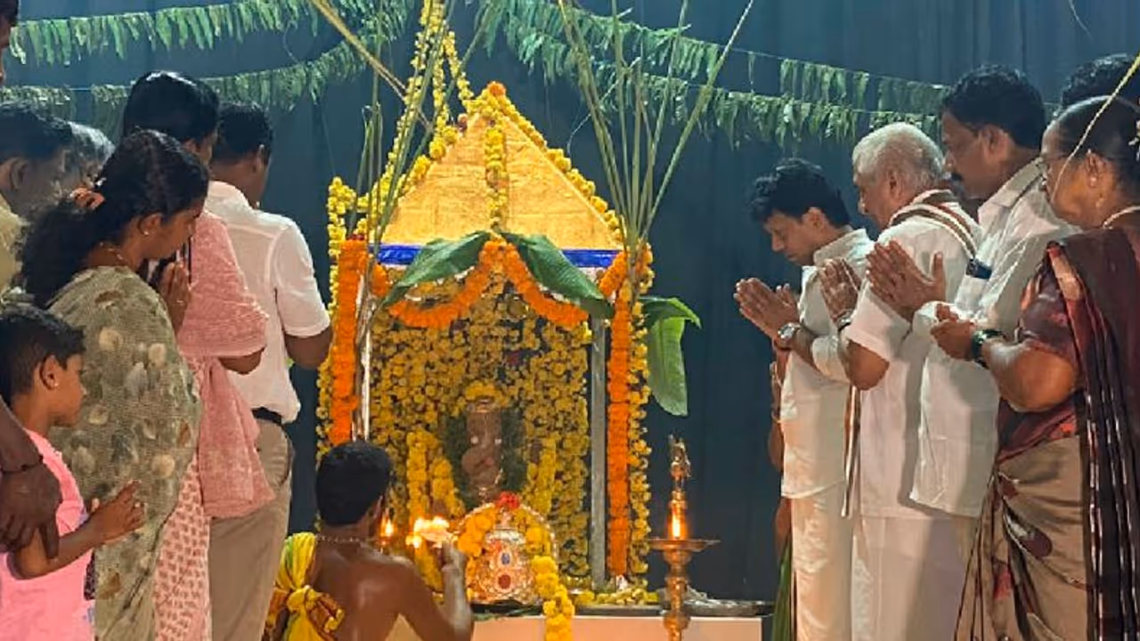 ಕೊನೆಗೂ ಮಂಗಳೂರು ವಿವಿಯಲ್ಲಿ ಗಣೇಶೋತ್ಸವ: ಉಪಕುಲಪತಿಯಿಂದಲೇ ಧಾರ್ಮಿಕ ಕಾರ್ಯ! 