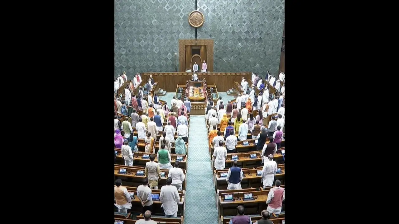 மக்களவையில் நிலுவையில் இருக்கும் 700 தனிநபர் மசோதாக்கள்!