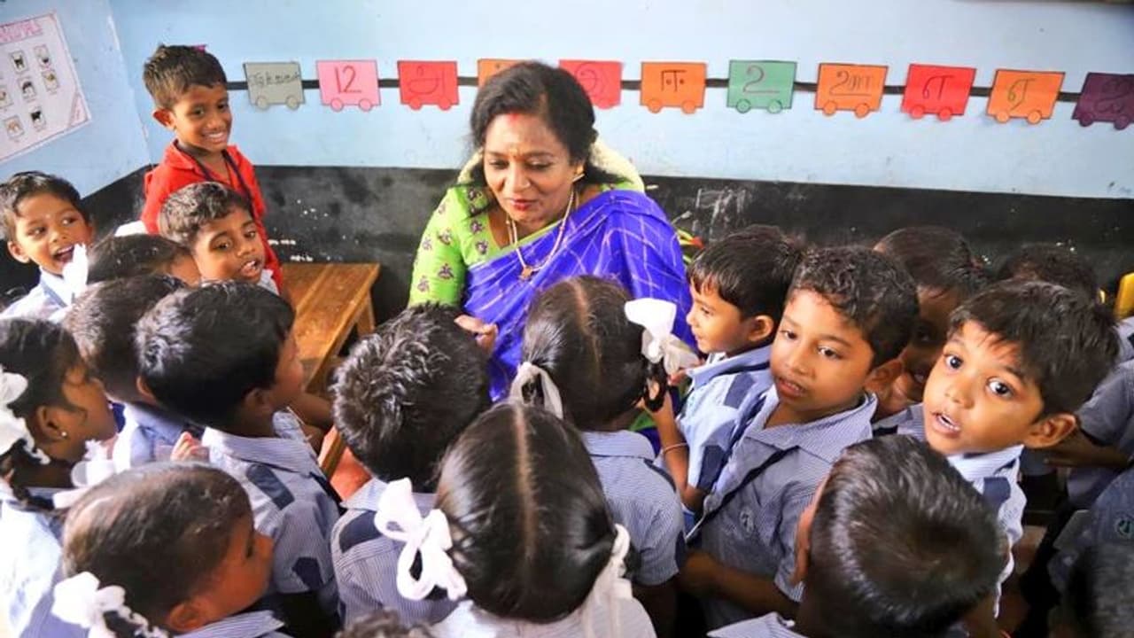 அரசு மருத்துவமனையும், அரசு பள்ளியும் சாமானிய மக்களுக்கு பலன் தரவேண்டும் தமிழிசை விருப்பம் அரசு மருத்துவமனையும், அரசு பள்ளியும் சாமானிய மக்களுக்கு பலன் தரவேண்டும் தமிழிசை விருப்பம்