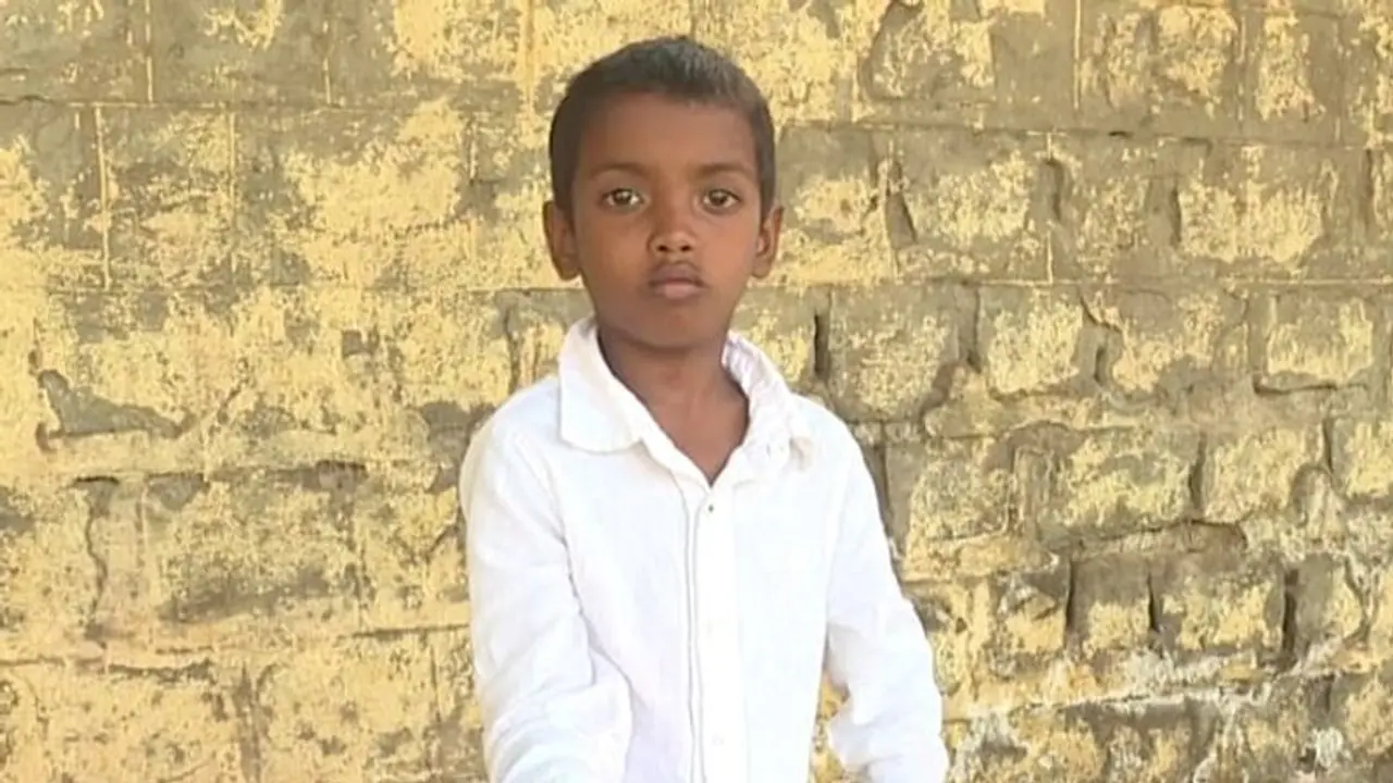 ಬಳ್ಳಾರಿ: ಗಂಟಲಲ್ಲಿ ಸಿಲುಕಿದ ವಿಸಿಲ್ ತೆಗೆಯದೆ ಹಾಗೆ ಬಿಟ್ಟ ವಿಮ್ಸ್ ವೈದ್ಯರು, ಸಾವಿನ ಕದ ತಟ್ಟಿ ಬದುಕುಳಿದ ಬಾಲಕ..!