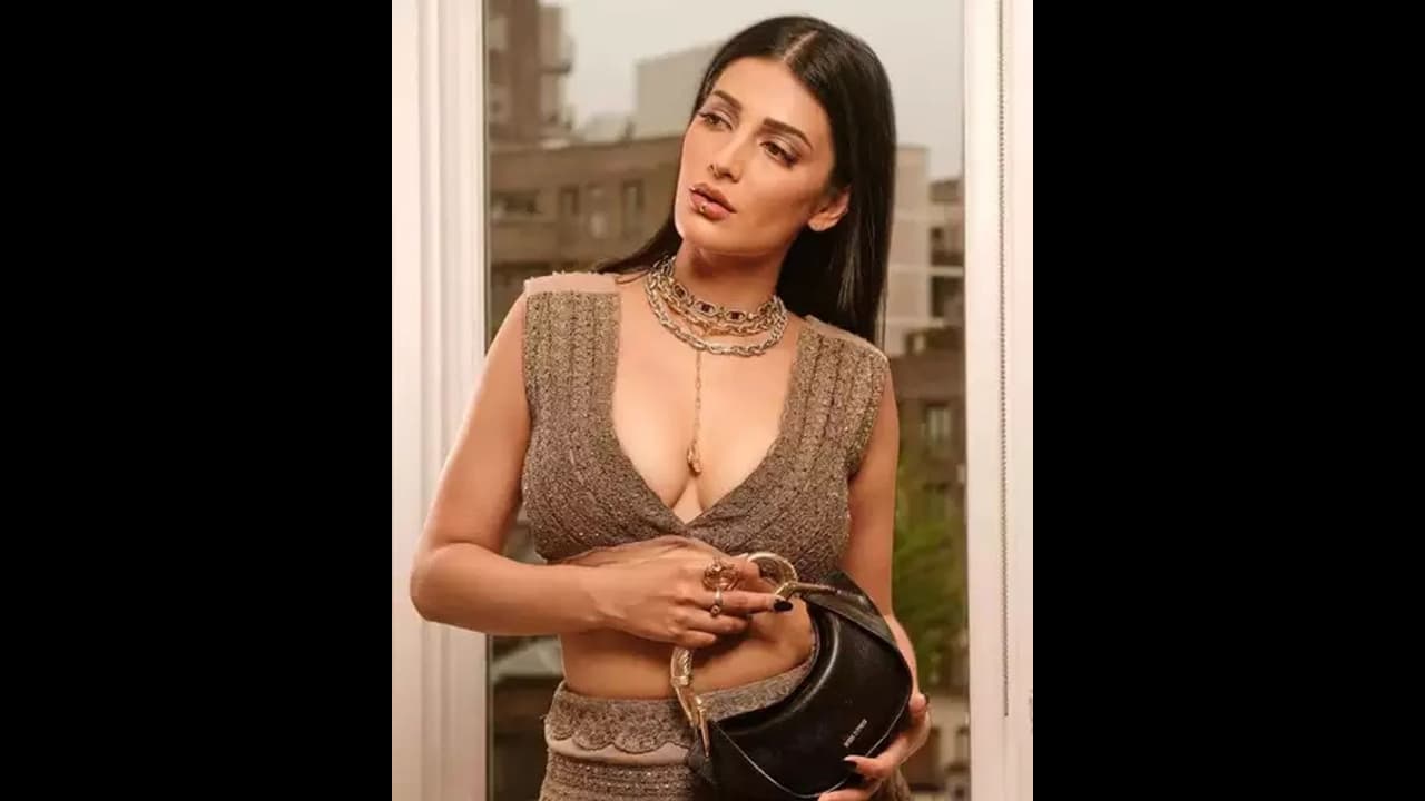 పెళ్లి చేసుకోకపోవడం అంత పెద్ద నేరమా..? శ్రుతీహాసన్ సూటి ప్రశ్న, అందుకే వారిని వదిలేసిదంట. పెళ్లి చేసుకోకపోవడం అంత పెద్ద నేరమా..? శ్రుతీహాసన్ సూటి ప్రశ్న, అందుకే వారిని వదిలేసిదంట.