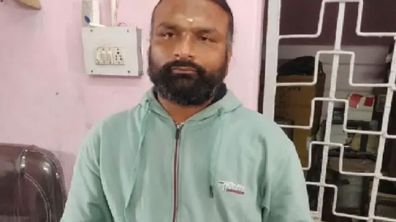 ಚೈತ್ರಾ ವಂಚನೆ ಕೇಸ್‌: ಕೊನೆಗೂ ಹಾಫ್ ಪ್ಯಾಂಟ್, ಟೀ ಶರ್ಟ್‍ನಲ್ಲಿ ಸಿಕ್ಕಿಬಿದ್ದ ಹಾಲಶ್ರೀ!