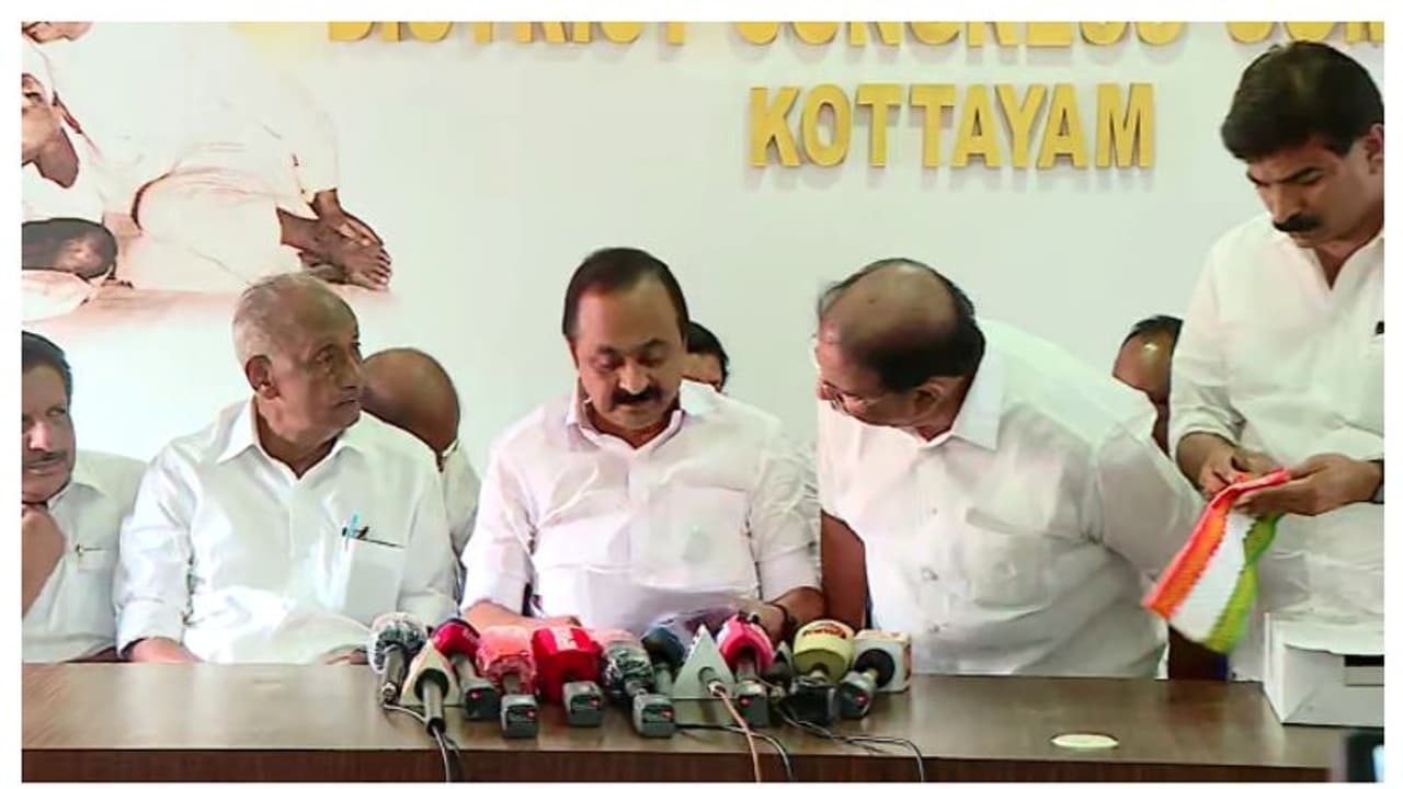 'വിജയത്തിൻ്റെ ഫുൾക്രെഡിറ്റ് എനിക്ക് നൽകുമെന്ന് സുധാകരൻ, പറ്റില്ലെന്ന് ഞാനും;വാർത്താസമ്മേളനത്തിലെ തർക്കം സത്യം' 'വിജയത്തിൻ്റെ ഫുൾക്രെഡിറ്റ് എനിക്ക് നൽകുമെന്ന് സുധാകരൻ, പറ്റില്ലെന്ന് ഞാനും;വാർത്താസമ്മേളനത്തിലെ തർക്കം സത്യം'