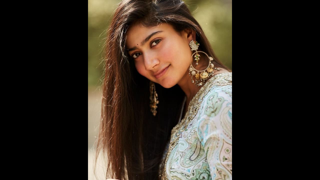 ನ್ಯಾಚುರಲ್ ಬ್ಯೂಟಿ ಸಾಯಿಪಲ್ಲವಿ, ಸಿನಿಮಾದಲ್ಲಿ ನಟಿಸೋ ಮುಂಚೆ ಇಷ್ಟೆಲ್ಲಾ ಕಂಡೀಷನ್ಸ್ ಹಾಕ್ತಾರಂತೆ! ನ್ಯಾಚುರಲ್ ಬ್ಯೂಟಿ ಸಾಯಿಪಲ್ಲವಿ, ಸಿನಿಮಾದಲ್ಲಿ ನಟಿಸೋ ಮುಂಚೆ ಇಷ್ಟೆಲ್ಲಾ ಕಂಡೀಷನ್ಸ್ ಹಾಕ್ತಾರಂತೆ!