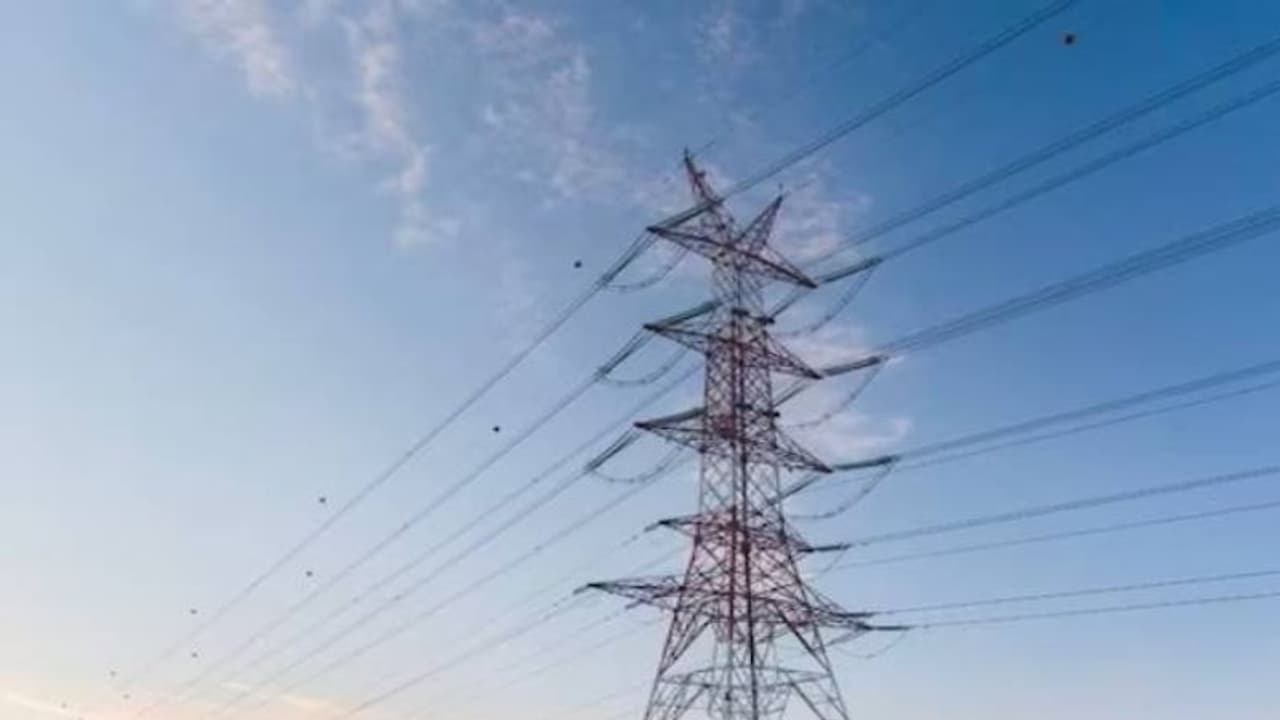 ಉತ್ತರ ಕನ್ನಡ: ವಿದ್ಯುತ್ ಲೈನ್ ಕಿತ್ತು ಹಾಕಿದ ರೈತನ ವಿರುದ್ಧ ಕ್ರಮಕ್ಕೆ ಮುಂದಾದ ಹೆಸ್ಕಾಂ