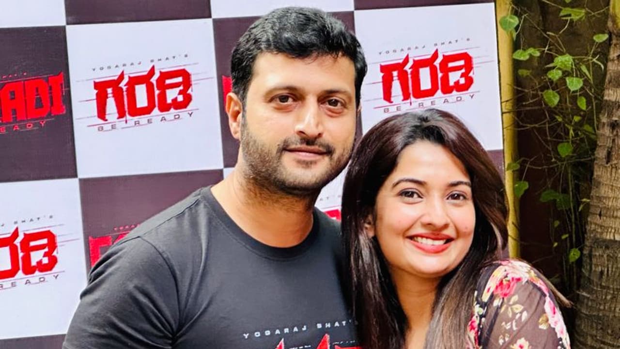 ಮತ್ತೆ ಮೋಡಿ ಮಾಡಲು ರೆಡಿಯಾದ ಯೋಗರಾಜ್ ಭಟ್; ಗರಡಿ ಕಮಾಲ್ಗೆ ಮುಹೂರ್ತ ಫಿಕ್ಸ್ ಮತ್ತೆ ಮೋಡಿ ಮಾಡಲು ರೆಡಿಯಾದ ಯೋಗರಾಜ್ ಭಟ್; ಗರಡಿ ಕಮಾಲ್ಗೆ ಮುಹೂರ್ತ ಫಿಕ್ಸ್