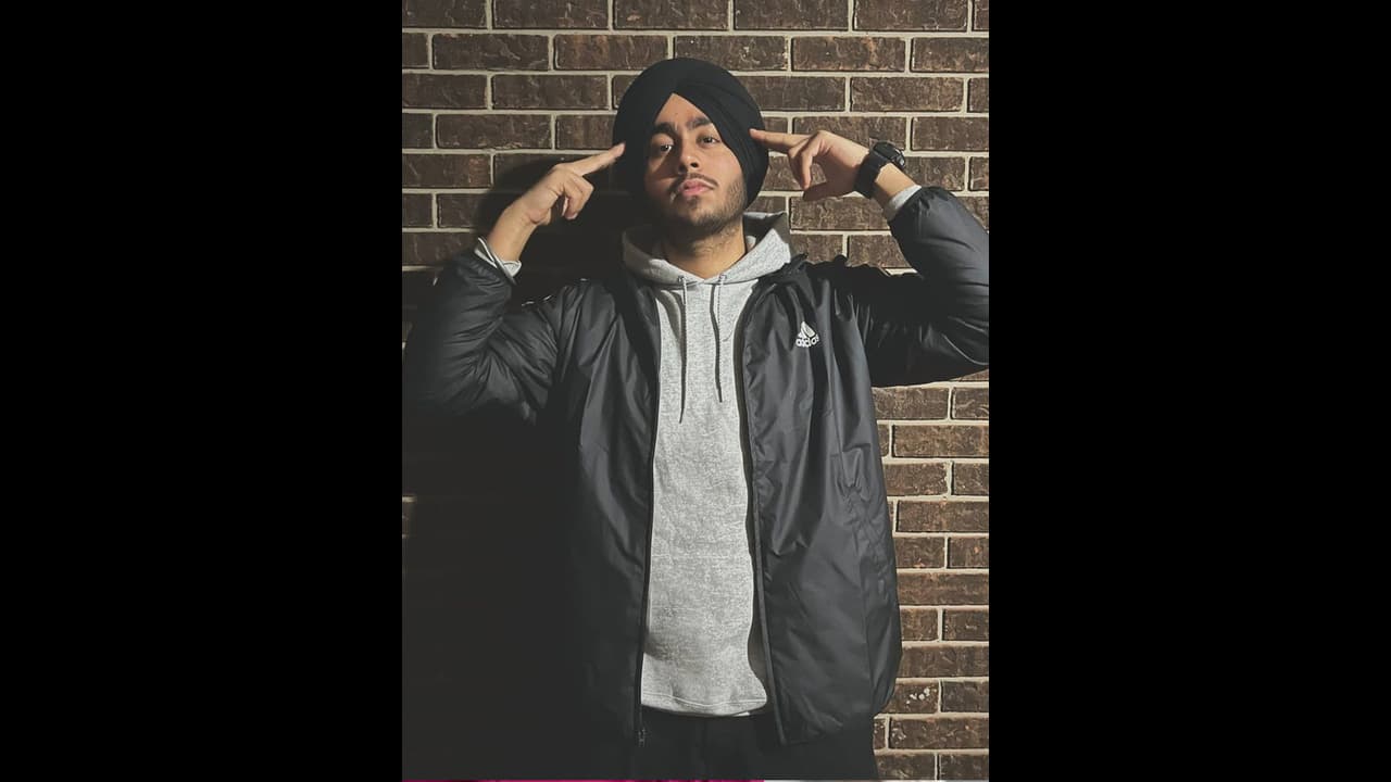 భారత్ కెనడా మధ్య ఉద్రిక్తతలు.. పంజాబీ ర్యాపర్ శుభ్ ముంబై ప్రోగ్రామ్ రద్దు భారత్ కెనడా మధ్య ఉద్రిక్తతలు.. పంజాబీ ర్యాపర్ శుభ్ ముంబై ప్రోగ్రామ్ రద్దు