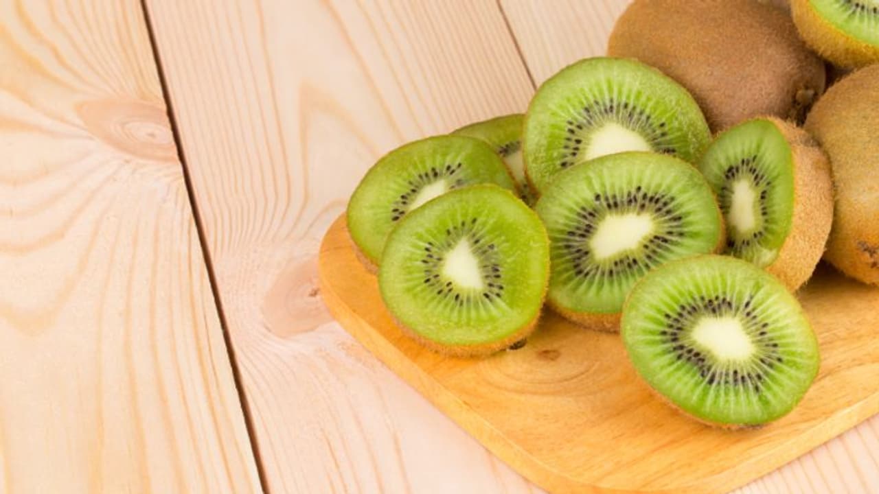 പതിവായി കിവി കഴിക്കൂ; അറിയാം ആരോഗ്യ ഗുണങ്ങള്... പതിവായി കിവി കഴിക്കൂ; അറിയാം ആരോഗ്യ ഗുണങ്ങള്...