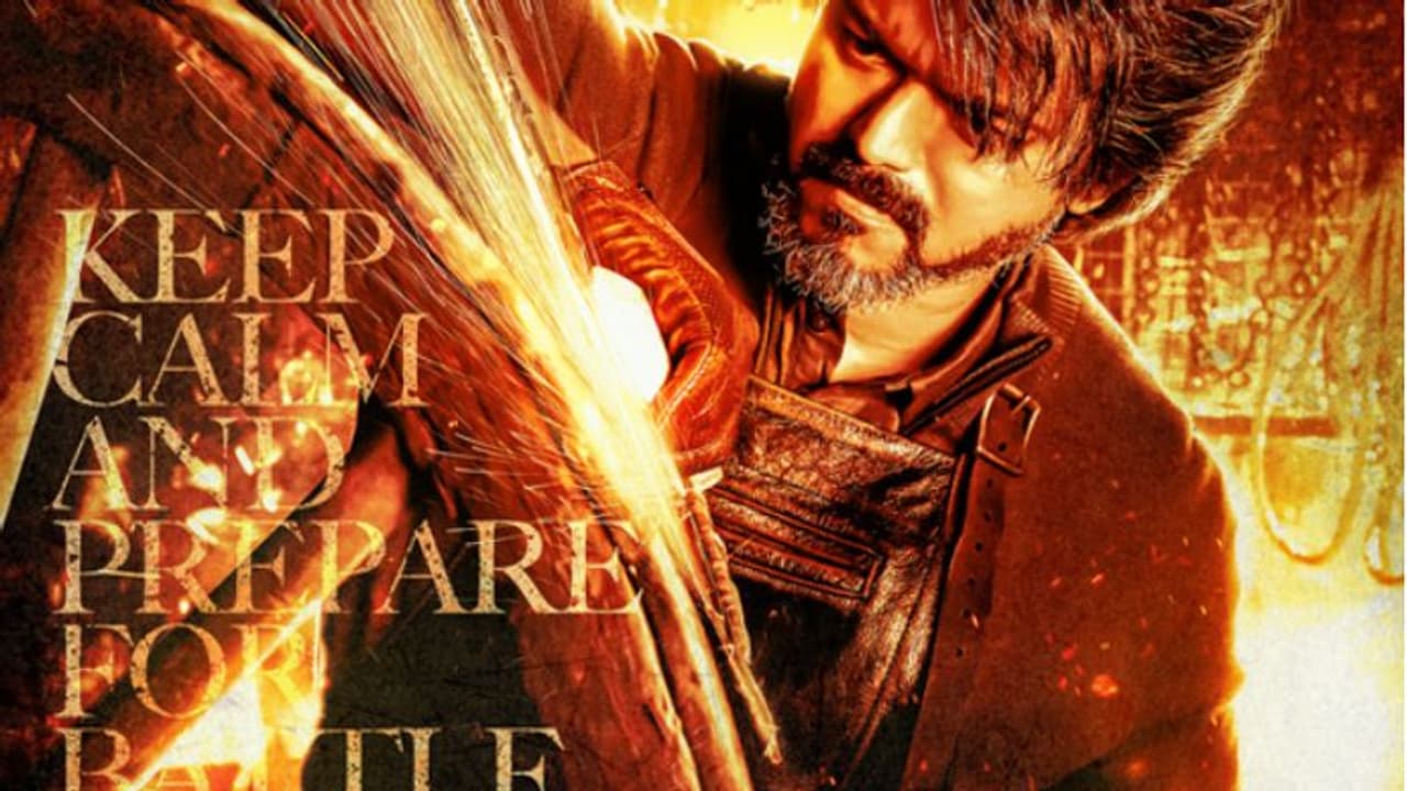 ഒടുവില്‍ ലിയോ നിര്‍ദ്ദേശിക്കുന്നു, 'യുദ്ധത്തിന് തയ്യാറാകൂ', പോസ്റ്ററുകളിലെ വാചകങ്ങളുടെ അര്‍ഥമെന്ത്?