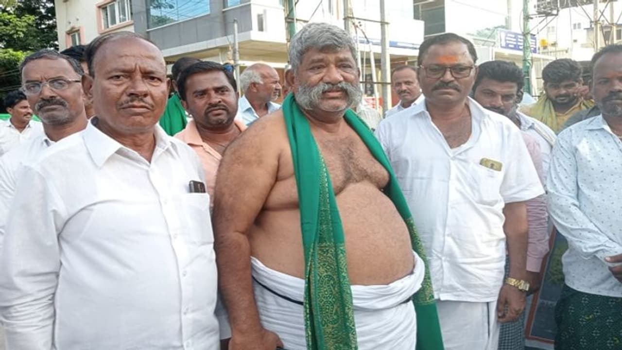 ದಾವಣಗೆರೆ: ತೀವ್ರ ಸ್ವರೂಪ ಪಡೆದುಕೊಂಡ ಭದ್ರಾ ಅಚ್ಚುಕಟ್ಟು ಪ್ರದೇಶದ ರೈತರ ಹೋರಾಟ ದಾವಣಗೆರೆ: ತೀವ್ರ ಸ್ವರೂಪ ಪಡೆದುಕೊಂಡ ಭದ್ರಾ ಅಚ್ಚುಕಟ್ಟು ಪ್ರದೇಶದ ರೈತರ ಹೋರಾಟ