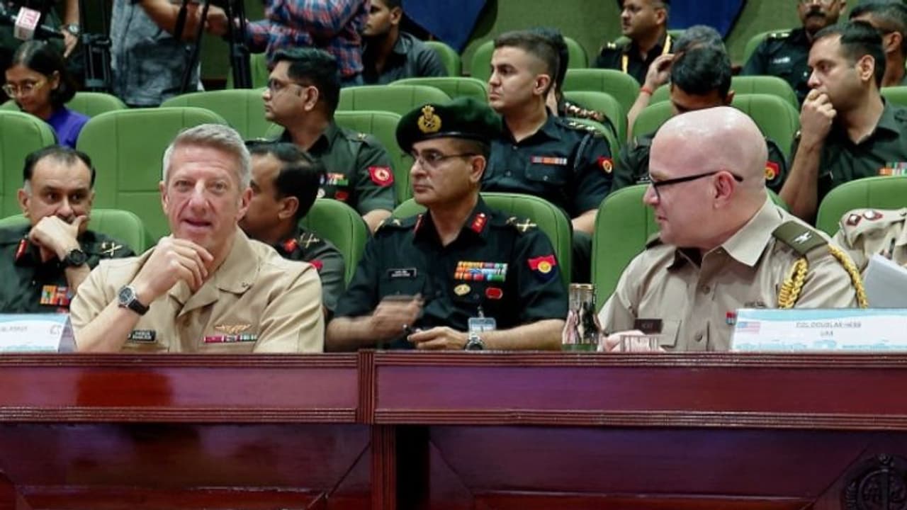 ജി20ന് ശേഷം ഇനി ലോക സൈനിക തലവന്മാർ ഇന്ത്യയിലേക്ക്; പ്രശ്നങ്ങള്ക്കിടയിലും മാറി നില്ക്കാതെ കാനഡ ജി20ന് ശേഷം ഇനി ലോക സൈനിക തലവന്മാർ ഇന്ത്യയിലേക്ക്; പ്രശ്നങ്ങള്ക്കിടയിലും മാറി നില്ക്കാതെ കാനഡ