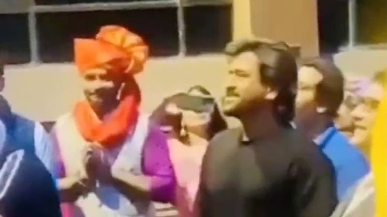 MS Dhoni joins Ganesh Chaturthi celebration amid World Cup excitement Watch