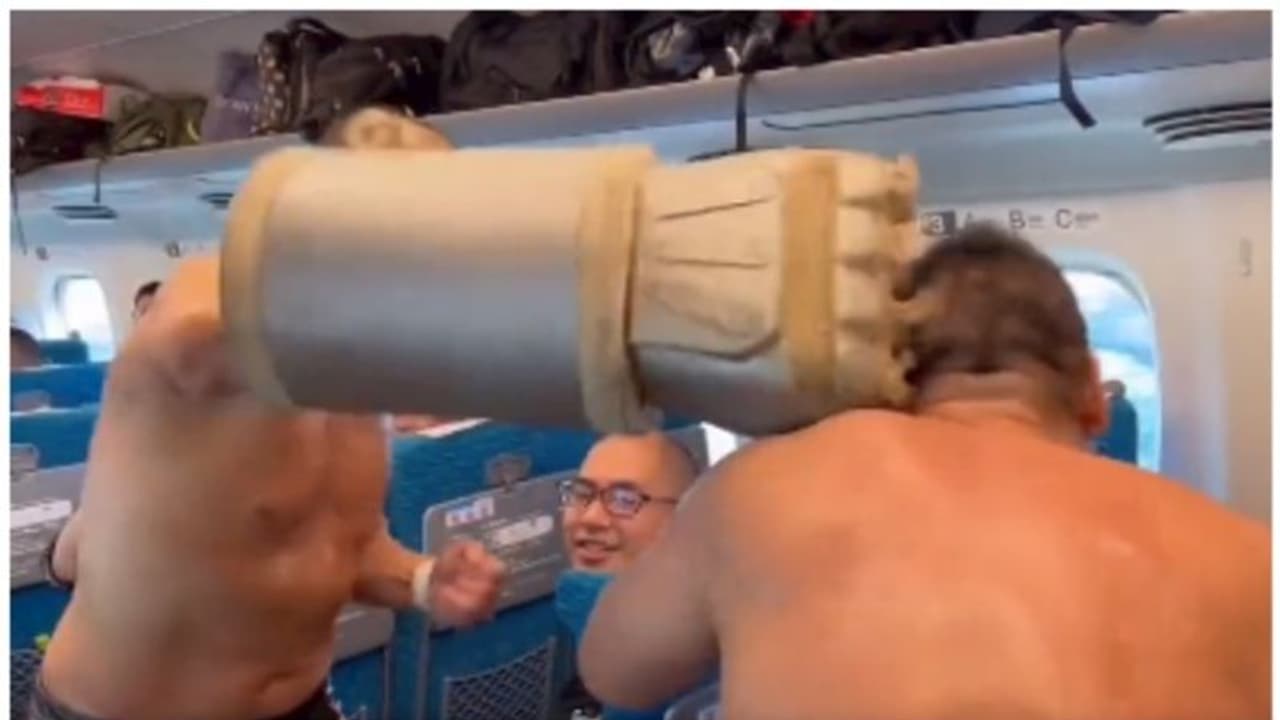 ബുള്ളറ്റ് ട്രെയിനിൽ 'പൊരിഞ്ഞ ഇടി'; ഷോയുടെ ടിക്കറ്റ് വിറ്റത് 30 മിനിറ്റില്‍ ! 