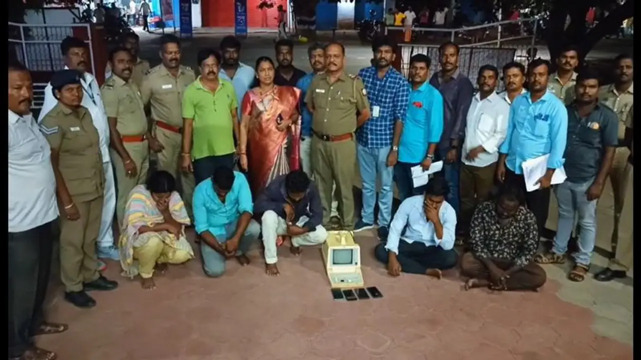 சினிமாவை மிஞ்சும் சம்பவம்; கருவில் இருக்கும் குழந்தையின் பாலினத்தை அறிந்தது கருக்கலைப்பு 5 பேர் கைது