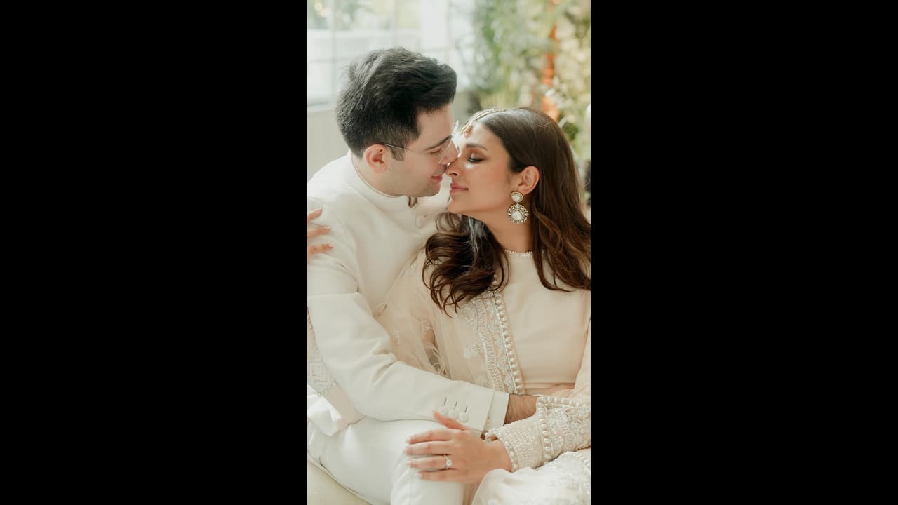 ಮದುವೆಗೂ ಮುನ್ನ ಪರಿಣಿತಿ ರಾಘವ್ ಚಡ್ಡಾ ಸೂಫಿ ನೈಟ್: ಭಾವಿ ದಂಪತಿ ಭರ್ಜರಿ ಡ್ಯಾನ್ಸ್ ಮದುವೆಗೂ ಮುನ್ನ ಪರಿಣಿತಿ ರಾಘವ್ ಚಡ್ಡಾ ಸೂಫಿ ನೈಟ್: ಭಾವಿ ದಂಪತಿ ಭರ್ಜರಿ ಡ್ಯಾನ್ಸ್