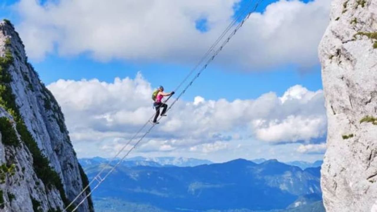 'സ്വർഗ്ഗത്തിലേക്കുള്ള ഗോവണി' കയറുന്നതിനിടെ താഴേക്ക്, യുവാവിന് ദാരുണാന്ത്യം 'സ്വർഗ്ഗത്തിലേക്കുള്ള ഗോവണി' കയറുന്നതിനിടെ താഴേക്ക്, യുവാവിന് ദാരുണാന്ത്യം
