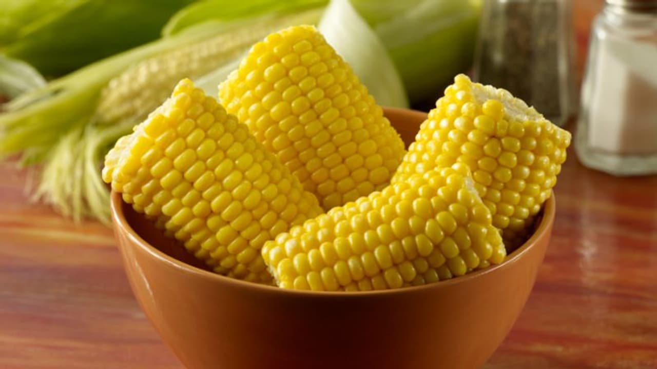 ചോളം കഴിക്കുന്നത് കൊണ്ടു എന്തെങ്കിലും ഗുണമുണ്ടോ? അറിയാം ഇക്കാര്യങ്ങള്... ചോളം കഴിക്കുന്നത് കൊണ്ടു എന്തെങ്കിലും ഗുണമുണ്ടോ? അറിയാം ഇക്കാര്യങ്ങള്...