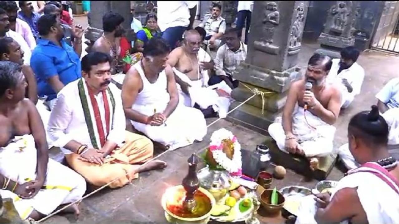 காளஹஸ்தி கோயிலில் ராகு கேது சிறப்பு பூஜை செய்த ஓபிஎஸ்: காரணம் என்ன? காளஹஸ்தி கோயிலில் ராகு கேது சிறப்பு பூஜை செய்த ஓபிஎஸ்: காரணம் என்ன?