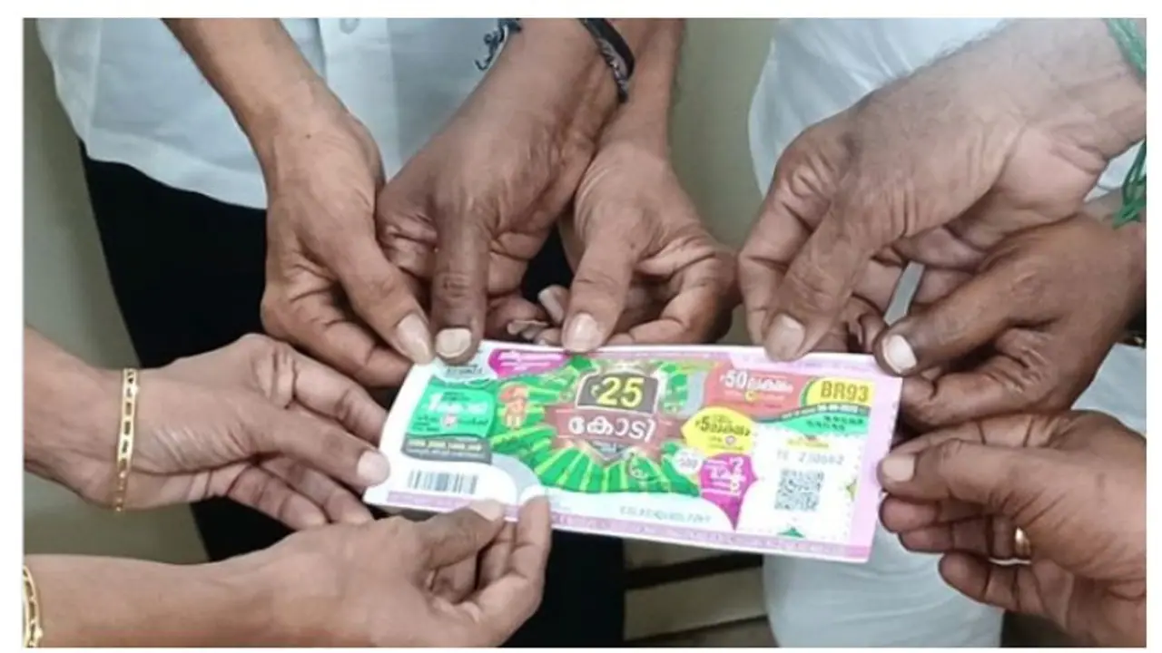 ഓണം ബമ്പർ ഒന്നാം സമ്മാനം; ട്വിസ്റ്റിനെക്കുറിച്ച് ഭാ​ഗ്യശാലികളിലൊരാൾക്ക് പറയാനുള്ളത് ഇത്രമാത്രം....