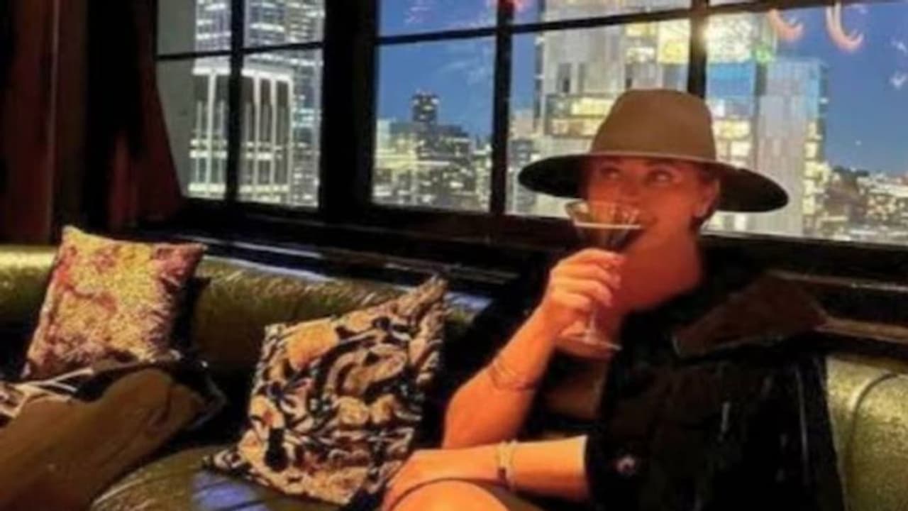 7 ാം വയസ് മുതൽ ഒറ്റ ആഗ്രഹമേയുള്ളൂ, പണക്കാരനെ വിവാഹം കഴിച്ച് പണക്കാരിയായി ജീവിതമാസ്വദിക്കണം, ഇന്ന്... 7 ാം വയസ് മുതൽ ഒറ്റ ആഗ്രഹമേയുള്ളൂ, പണക്കാരനെ വിവാഹം കഴിച്ച് പണക്കാരിയായി ജീവിതമാസ്വദിക്കണം, ഇന്ന്...