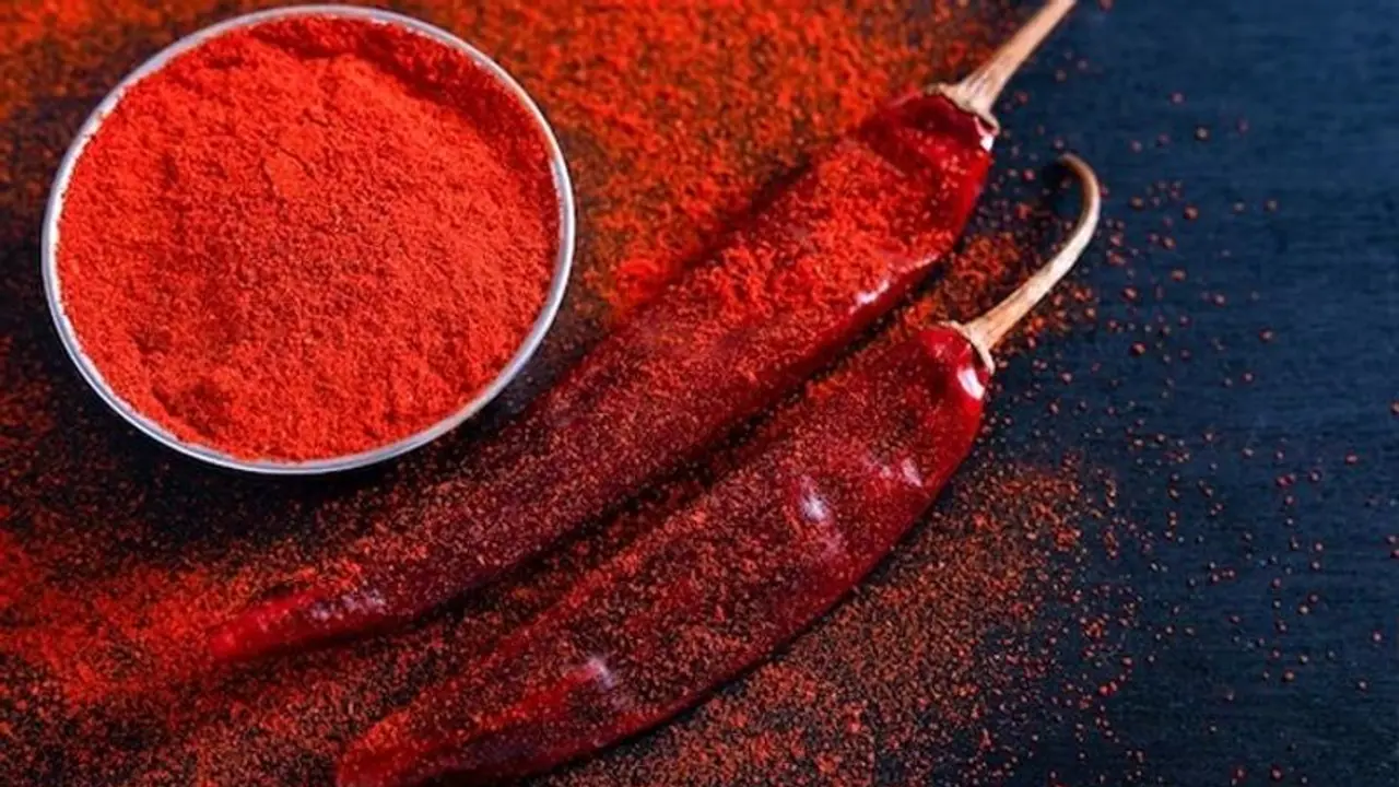 Health Hazards: 5 dangerous side effects of excessively consuming Red Chilli Powder Health Hazards: 5 dangerous side effects of excessively consuming Red Chilli Powder
