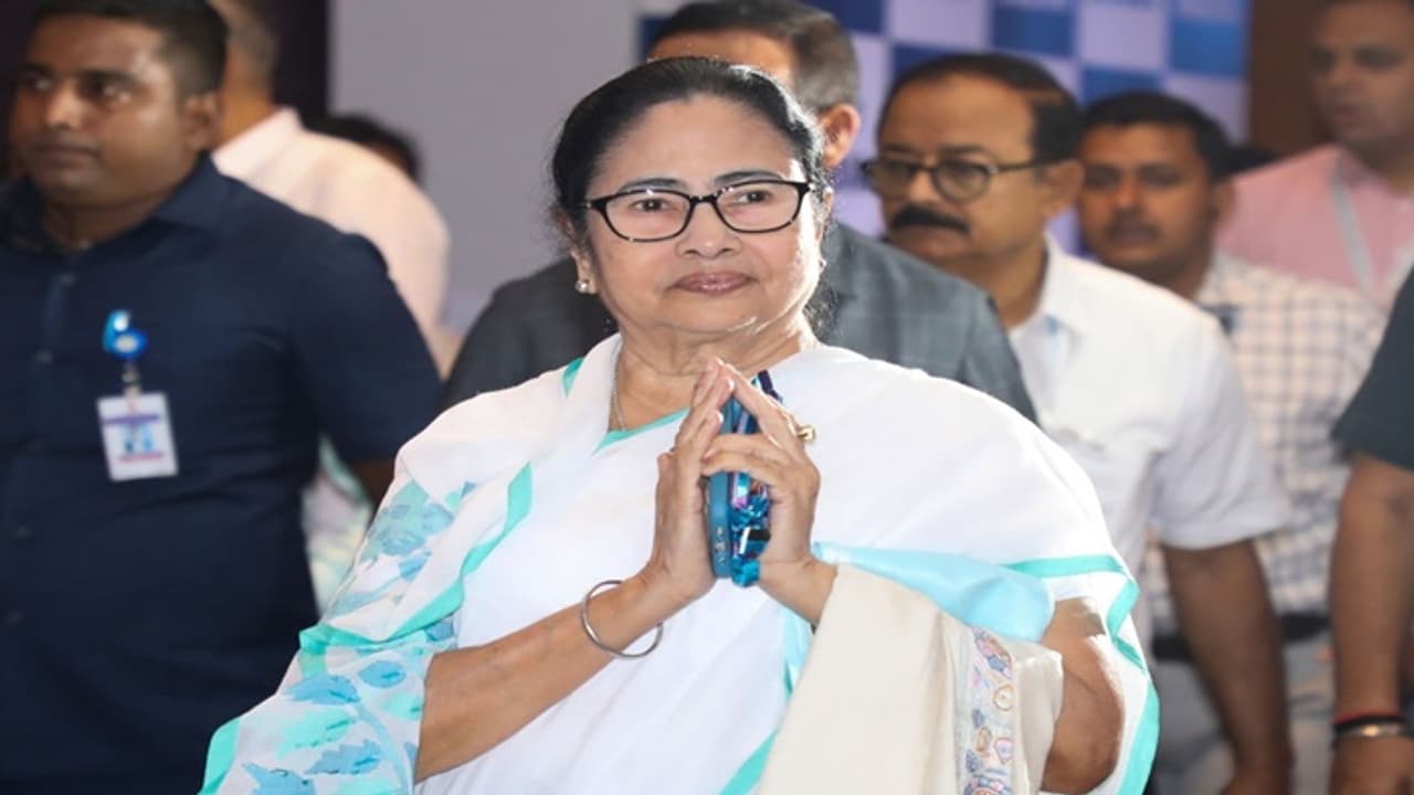  పది రోజుల పాటు విశ్రాంతి తప్పని సరి.. మమతా బెనర్జీకి వైద్యుల సలహా.. అసలేమైందంటే..?