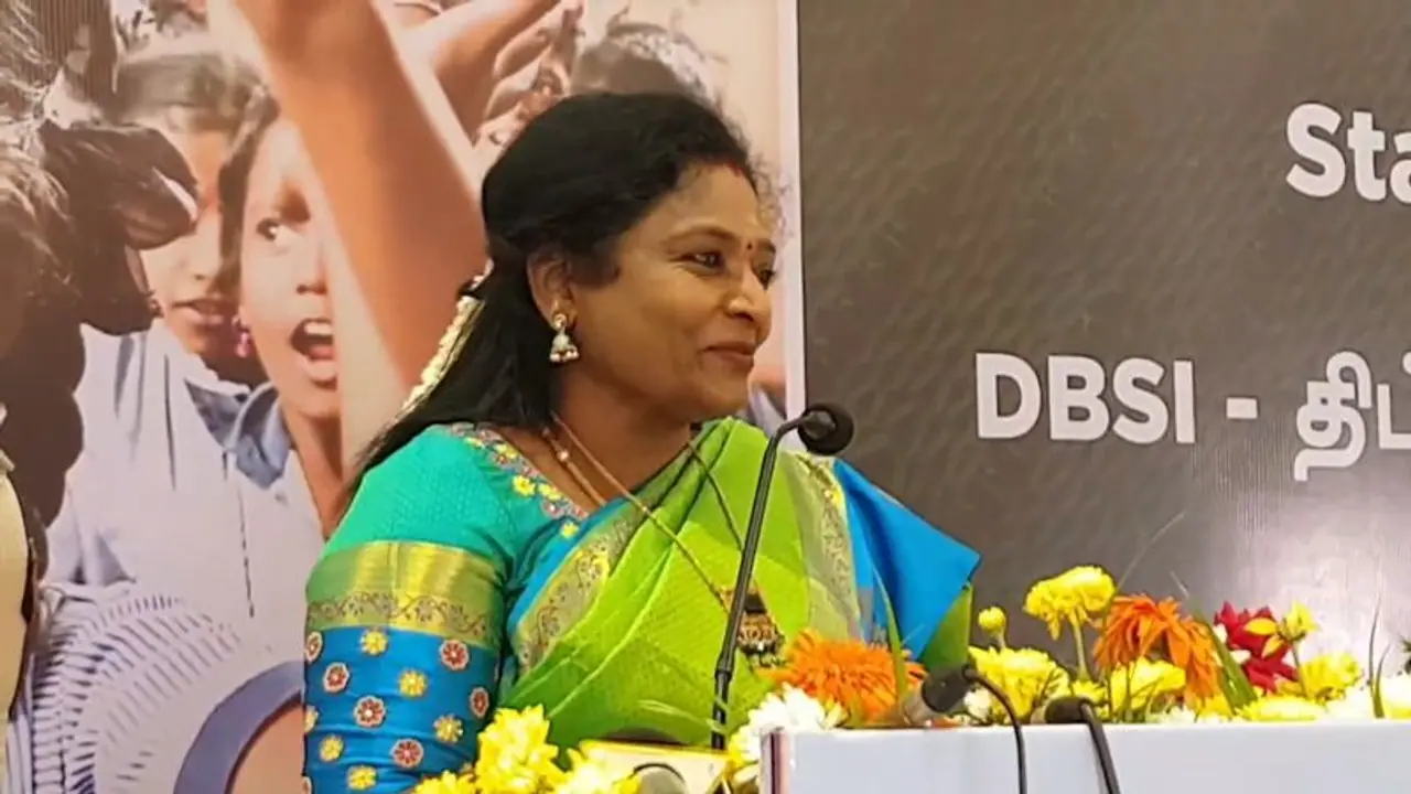 எதிரிகளை தூசி தட்டுவது போல் தட்டிவிட்டு கடந்து செல்வேன்; தமிழிசை அதீத நம்பிக்கை