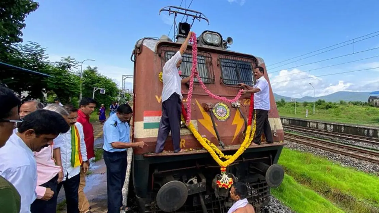 ಬರೀ 20 ಕಿಮೀ ದೂರ ಪ್ರಯಾಣಕ್ಕೆ ಒಂದು ಟ್ರೇನ್‌ಗೆ 45 ನಿಮಿಷ, ಇನ್ನೊಂದು ರೈಲಿಗೆ 2 ಗಂಟೆ, ಏನು ಕಾರಣ?