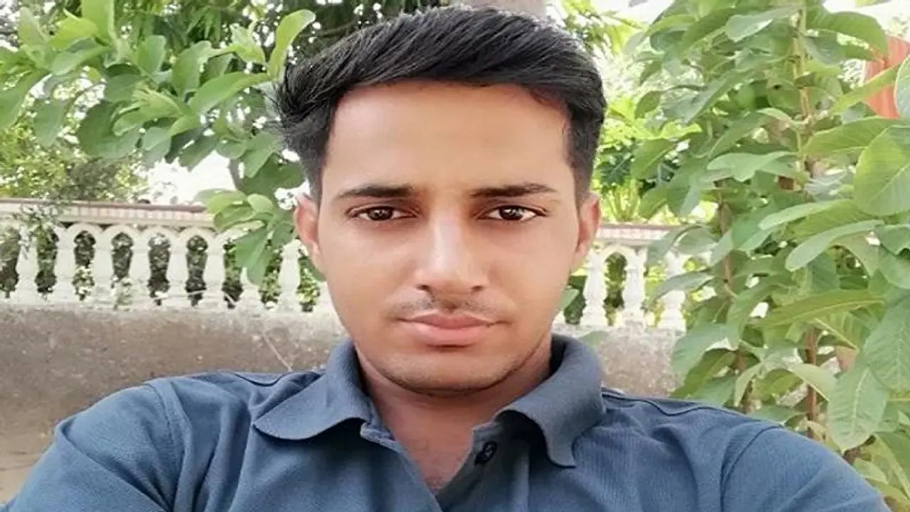 26 साल के युवक ने किया सुसाइड, नोट में लिखा 3 साल से ससुराल वालों के गटर साफ करके थक गया 26 साल के युवक ने किया सुसाइड, नोट में लिखा 3 साल से ससुराल वालों के गटर साफ करके थक गया