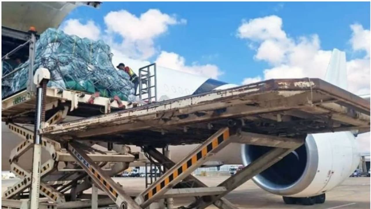 ലിബിയയിലെ ജനങ്ങൾക്ക് സാന്ത്വനമായി അഞ്ചാമത്തെ ദുരിതാശ്വാസ വിമാനം അയച്ച് സൗദി ലിബിയയിലെ ജനങ്ങൾക്ക് സാന്ത്വനമായി അഞ്ചാമത്തെ ദുരിതാശ്വാസ വിമാനം അയച്ച് സൗദി